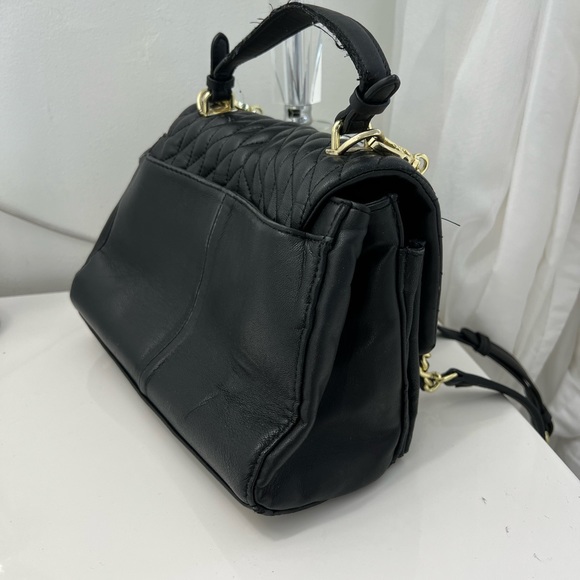 Bags Karl Lagerfeld Paris Agyness Black Gold Leather Crossbody Top